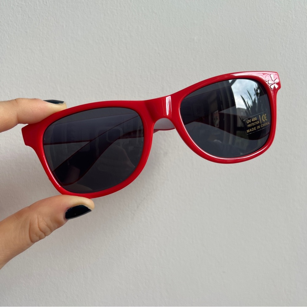 Yelp red plastic summer sunglasses UV 400 protection